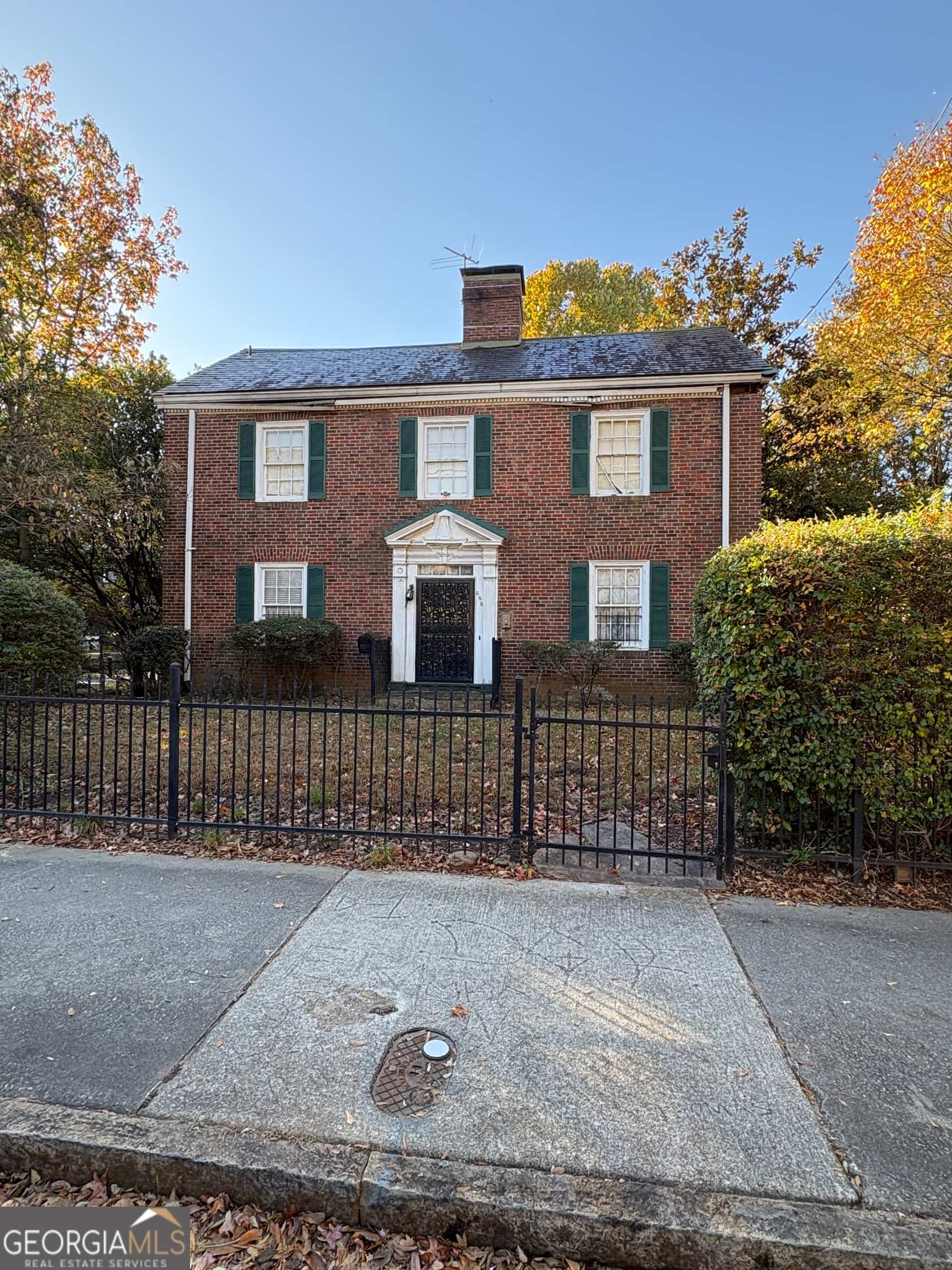 Listing photo 2