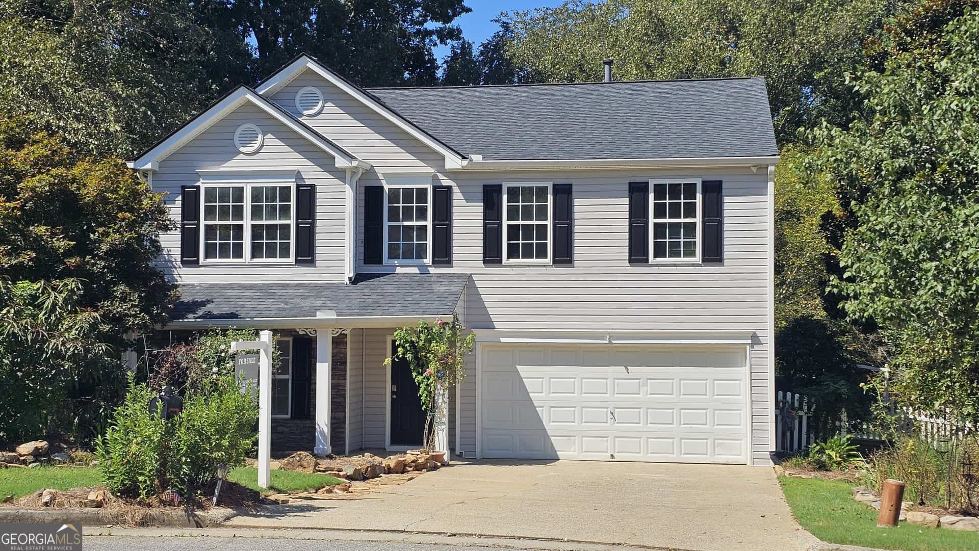 528 Lazy River LN, Woodstock, GA 30188
