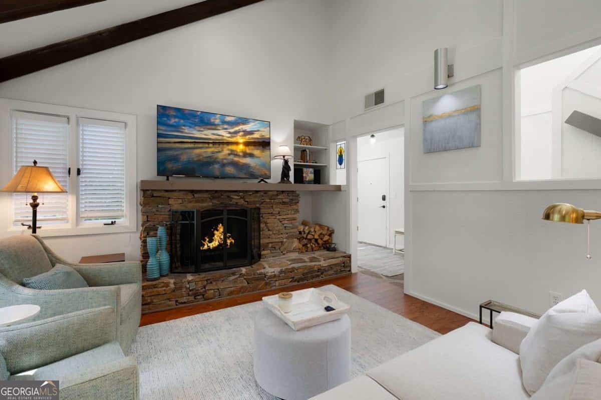 Listing photo 6