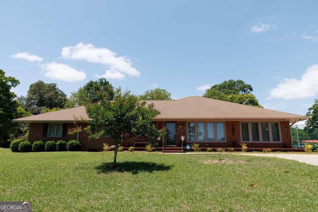 211 N Broad ST, Buena Vista, GA 31803