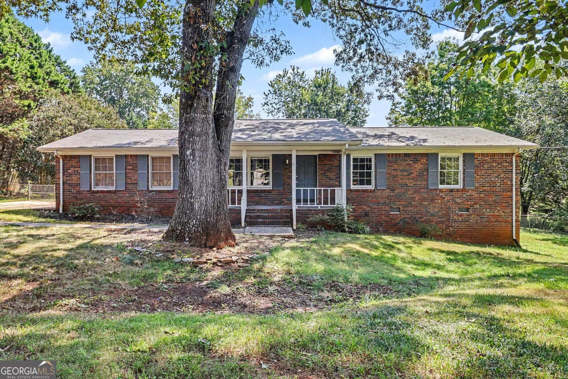 5139 Presley DR, Flowery Branch, GA 30542