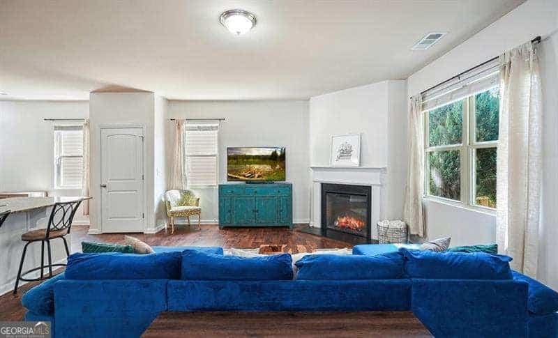 Listing photo 6