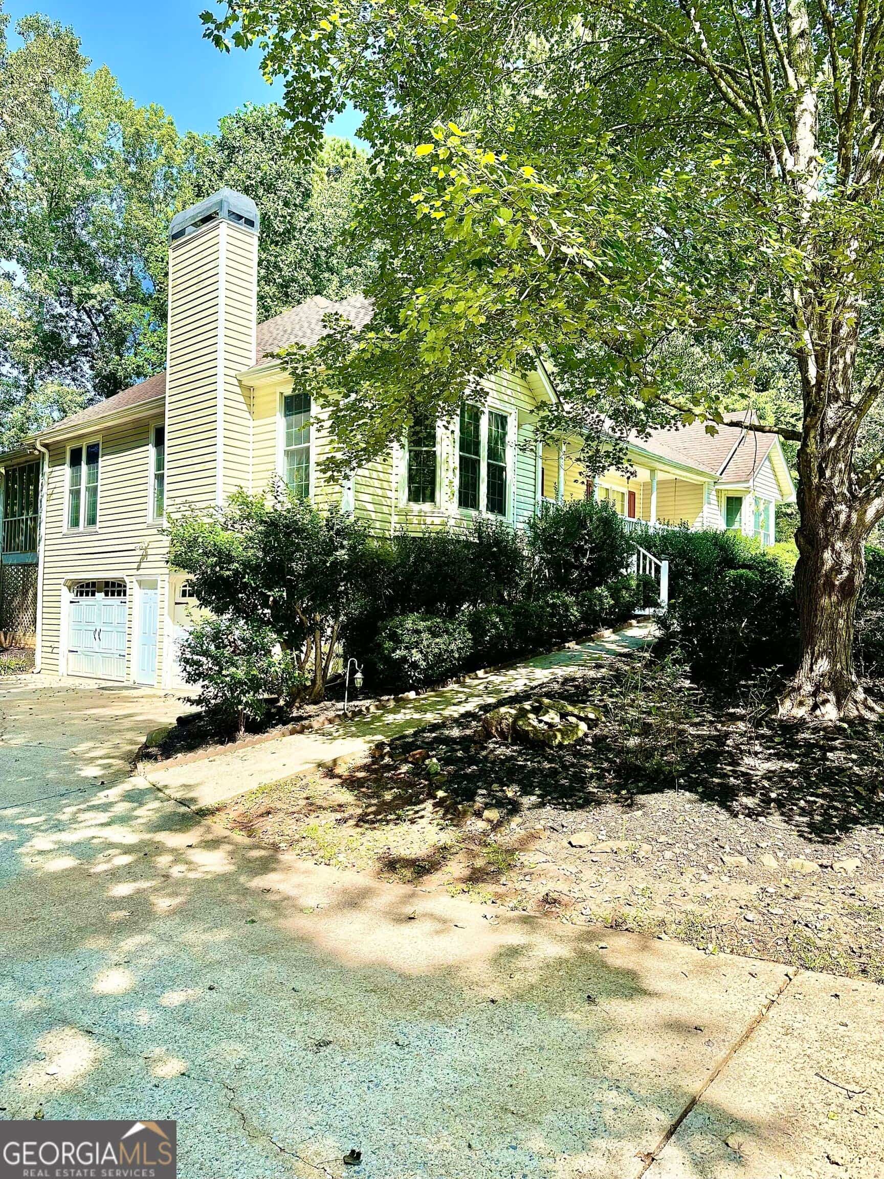 439 Abbington LN, Douglasville, GA 30134