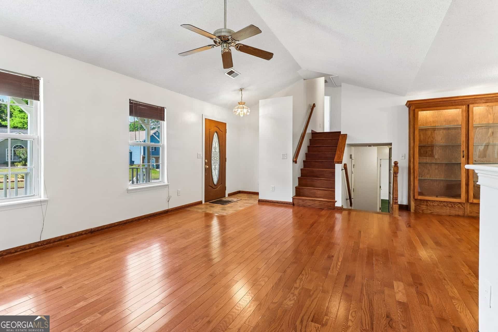 Listing photo 6