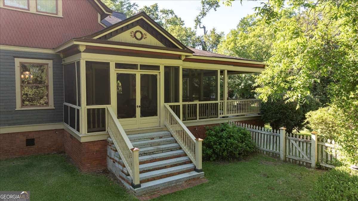 Listing photo 6