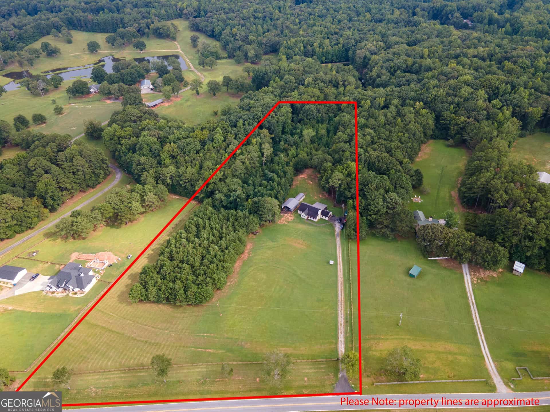 971 Bo Bo Banks RD, Grantville, GA 30220