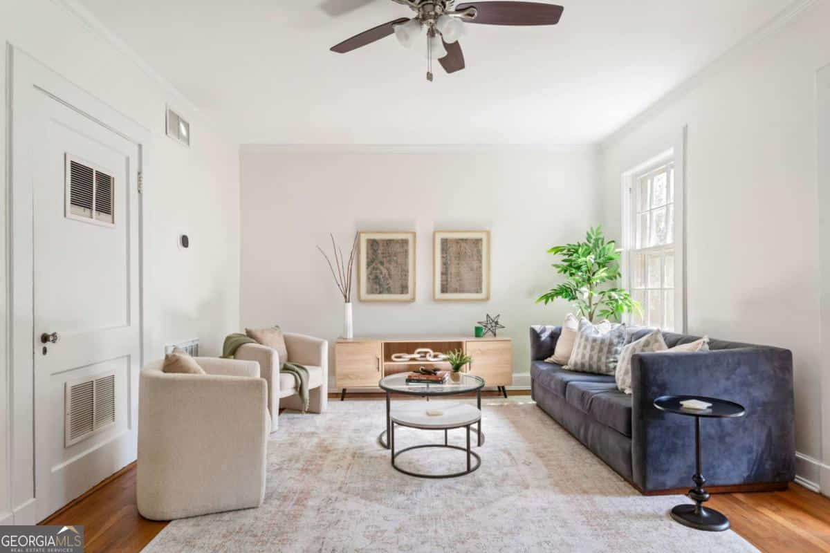 Listing photo 6