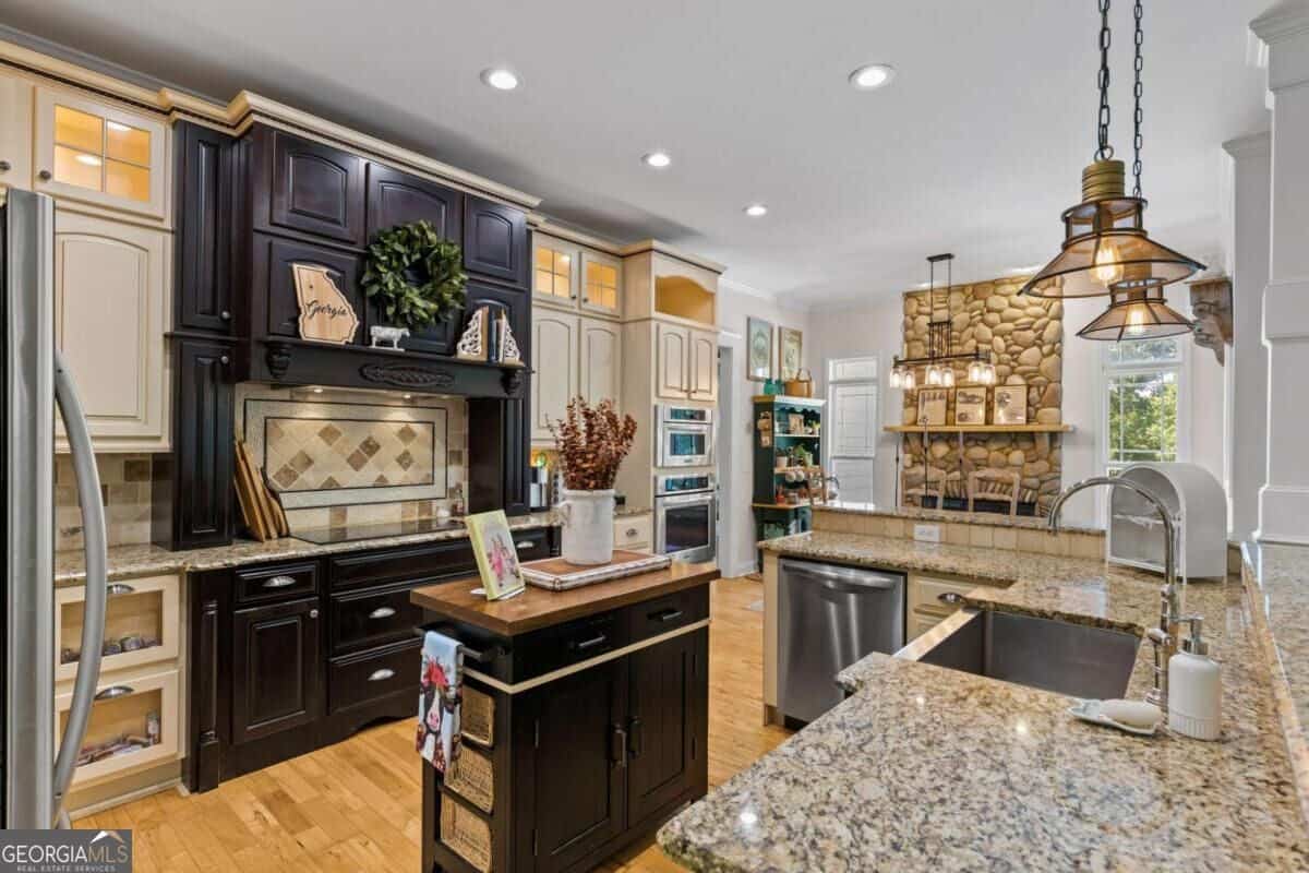 Listing photo 6