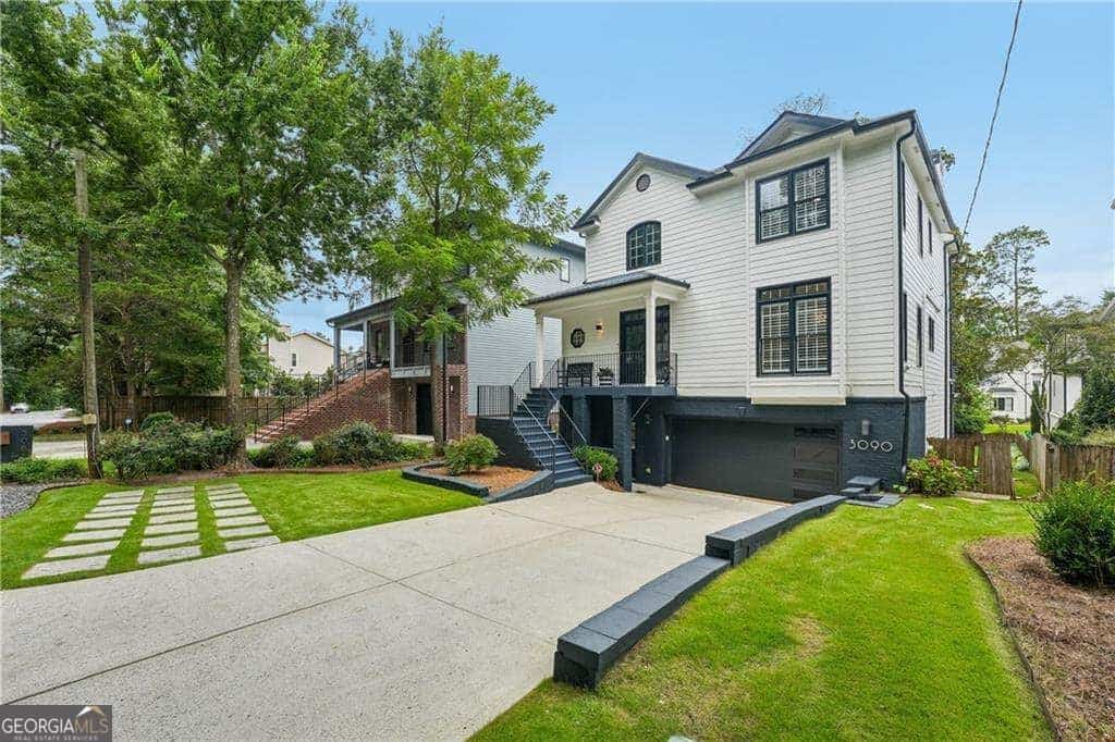 Listing photo 3