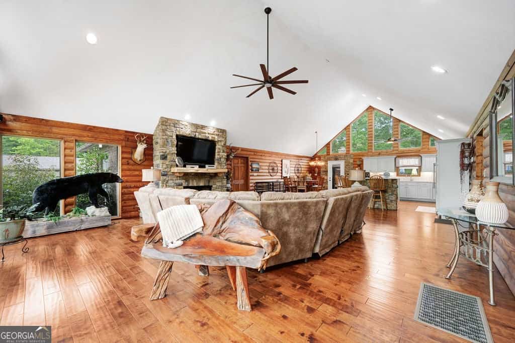 Listing photo 6