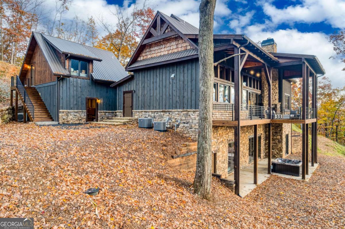 18 Wawayanda DR, Mineral Bluff, GA 30559