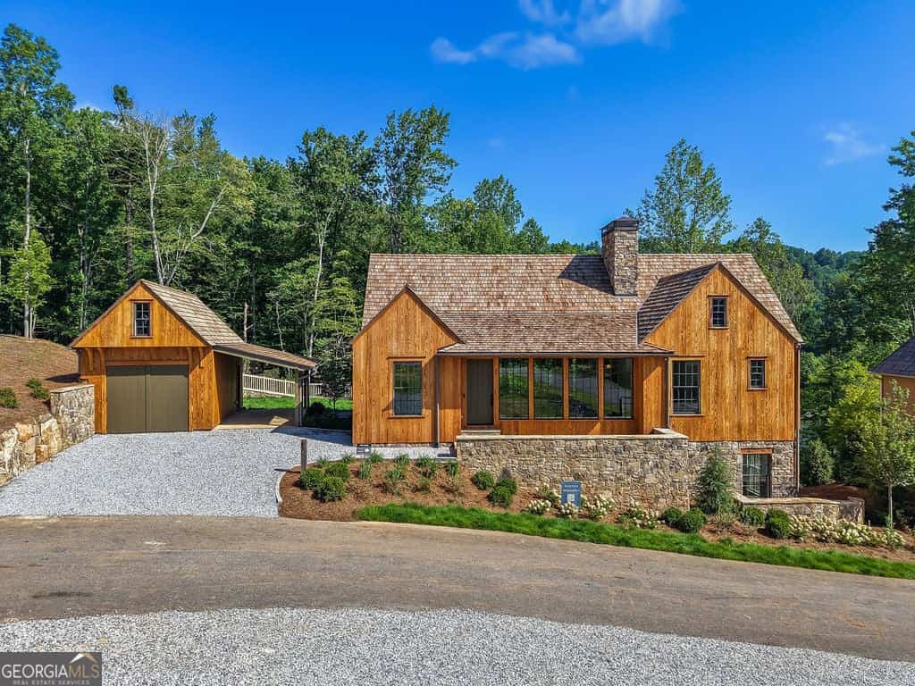 80 Cove View LN, Clarkesville, GA 30523