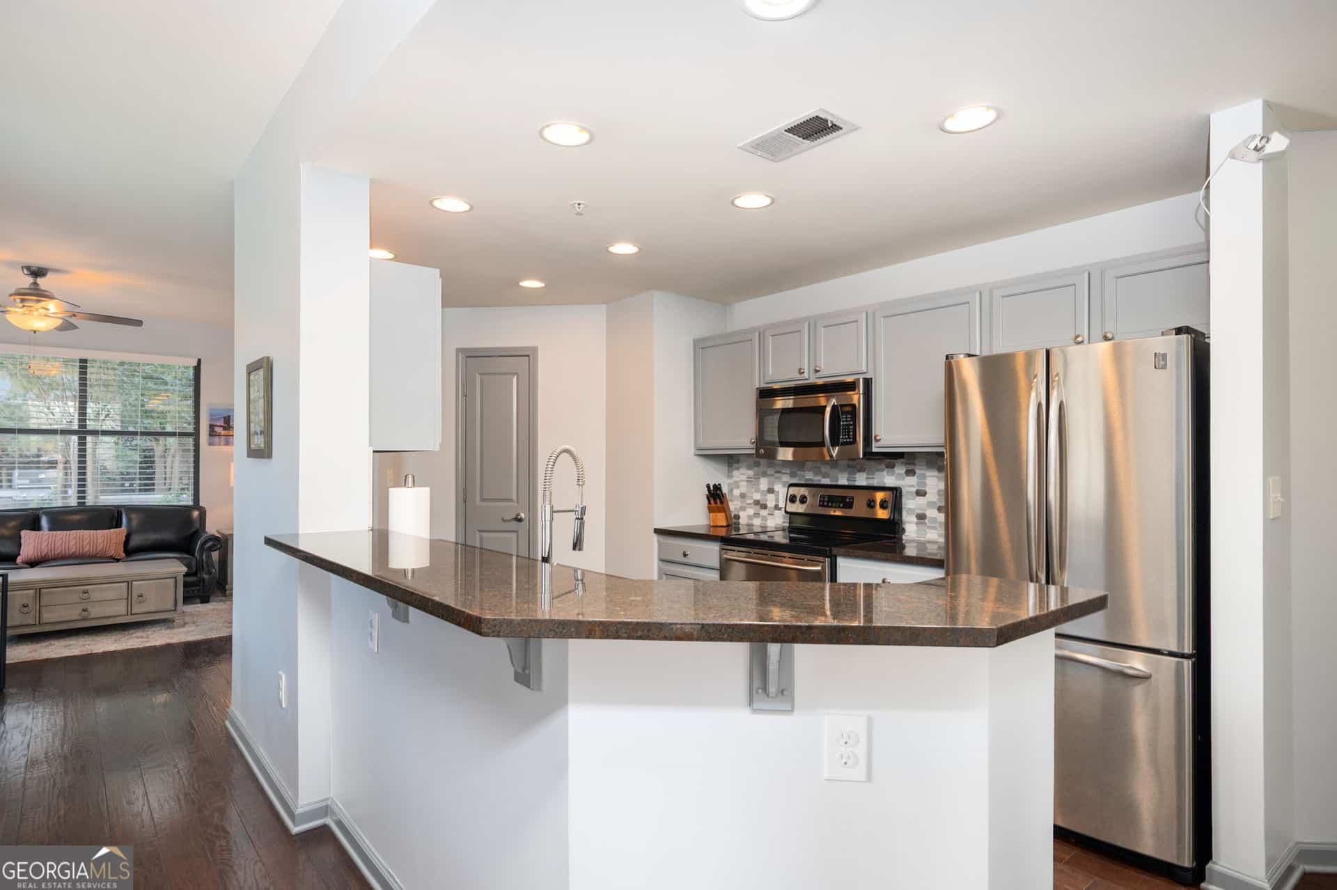 3040 Peachtree RD NW 212 #212, Atlanta, GA 30305