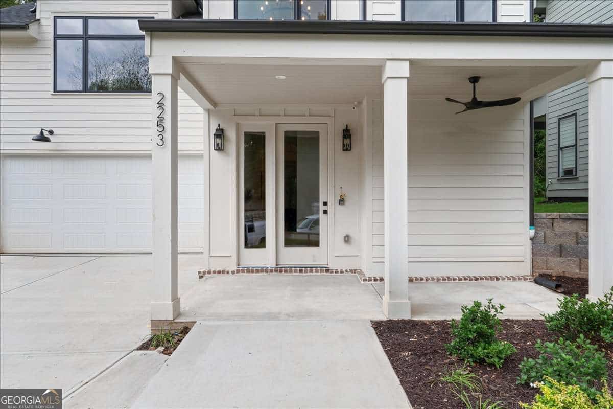 Listing photo 3
