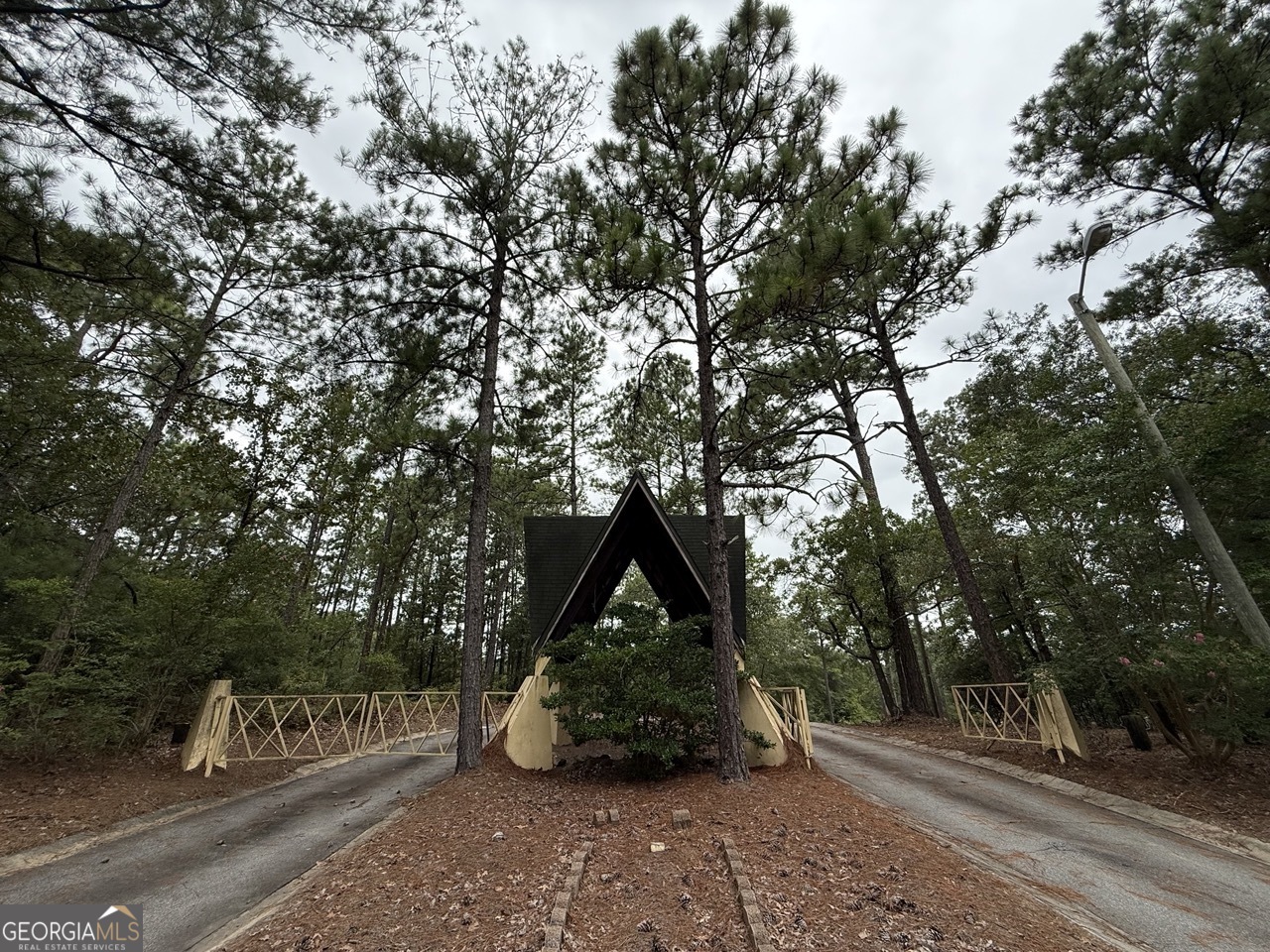2251 Boy scout RD, Byron, GA 31008