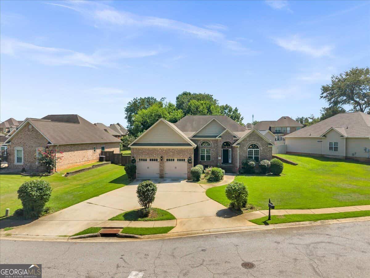 805 Arbor LN, Centerville, GA 31028