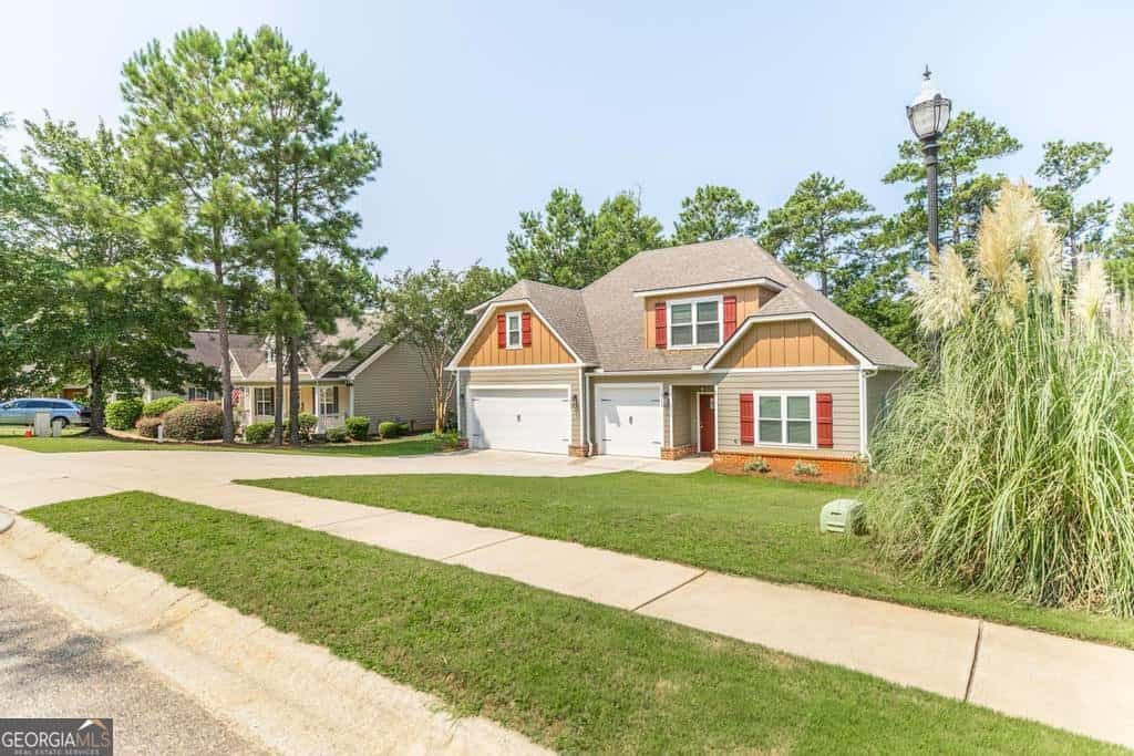266 Lakeview DR, Macon, GA 31211