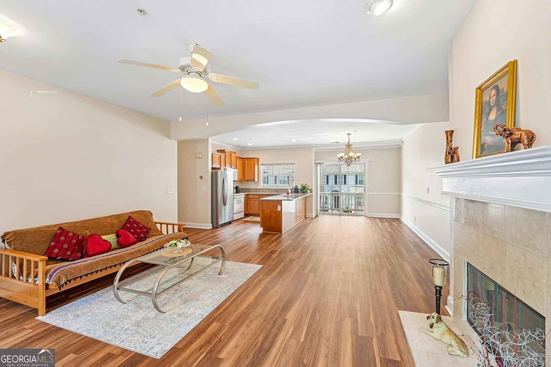 Listing photo 3