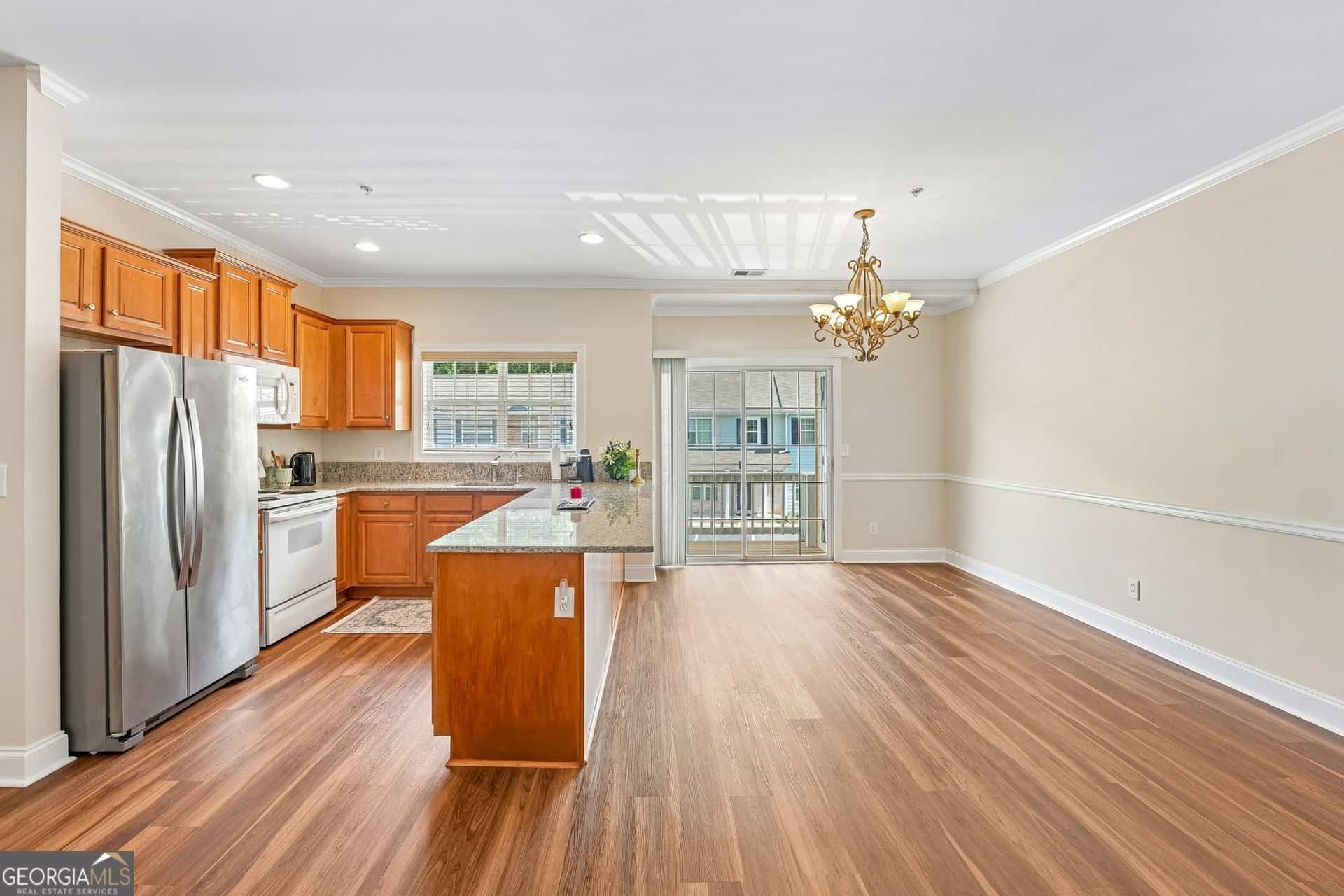 Listing photo 6