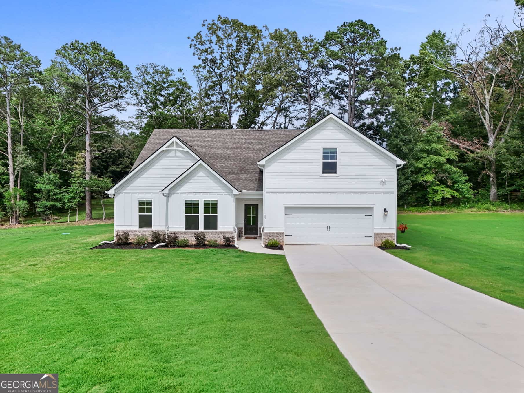 96 Whites Pond RD, Moreland, GA 30259