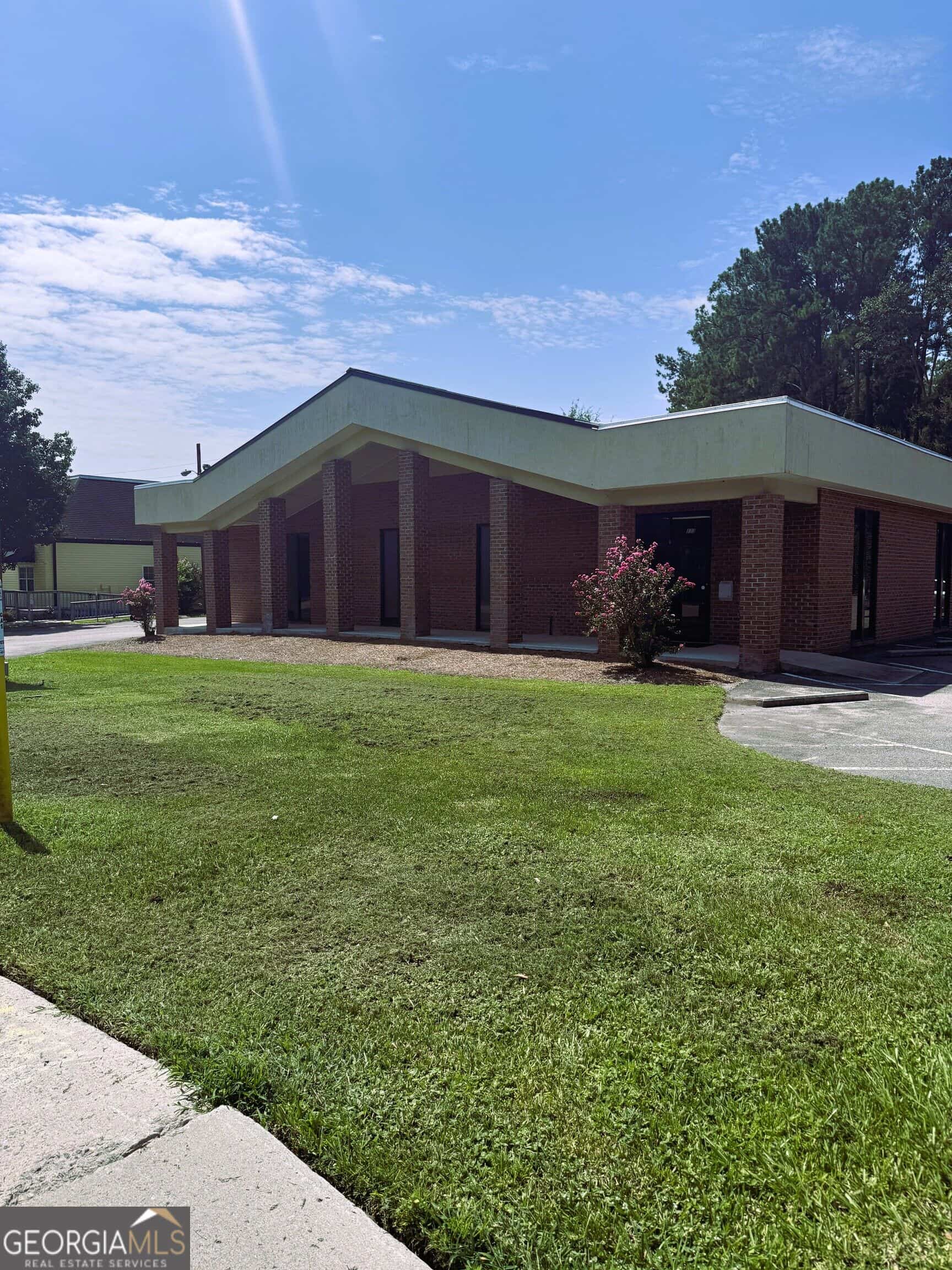 123 E General Screven WAY, Hinesville, GA 31313