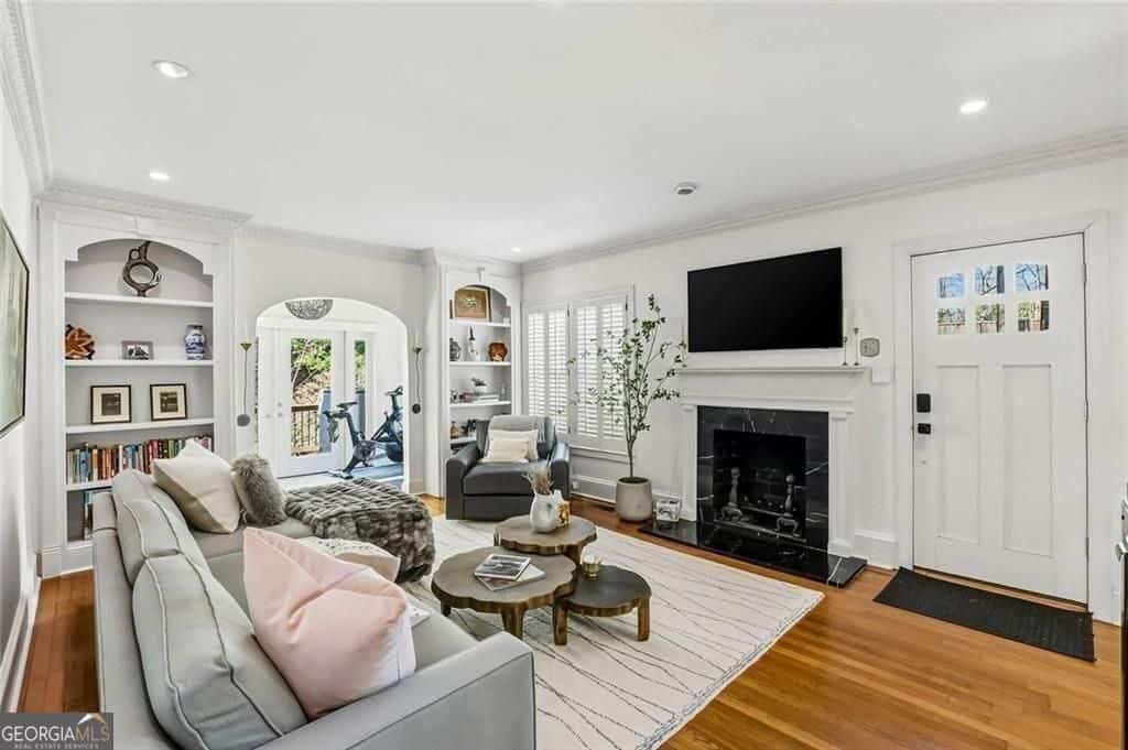 Listing photo 6