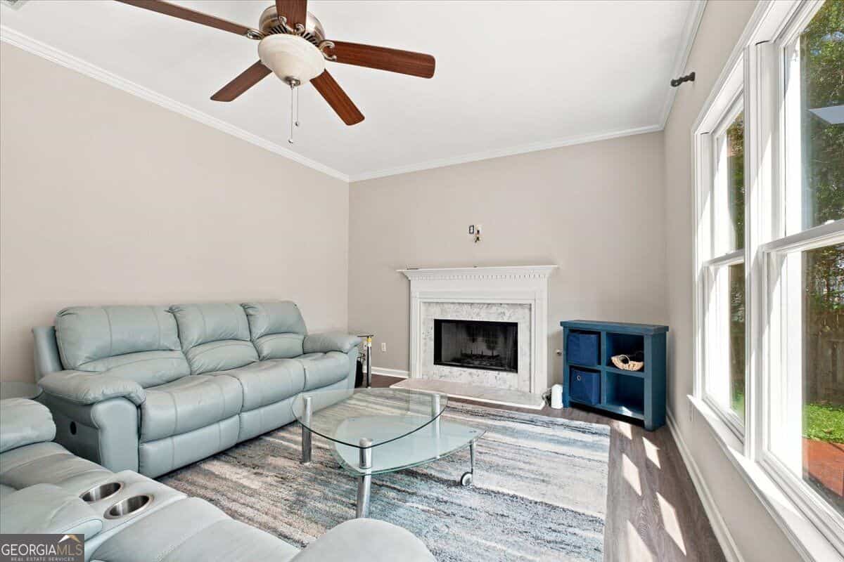 Listing photo 6