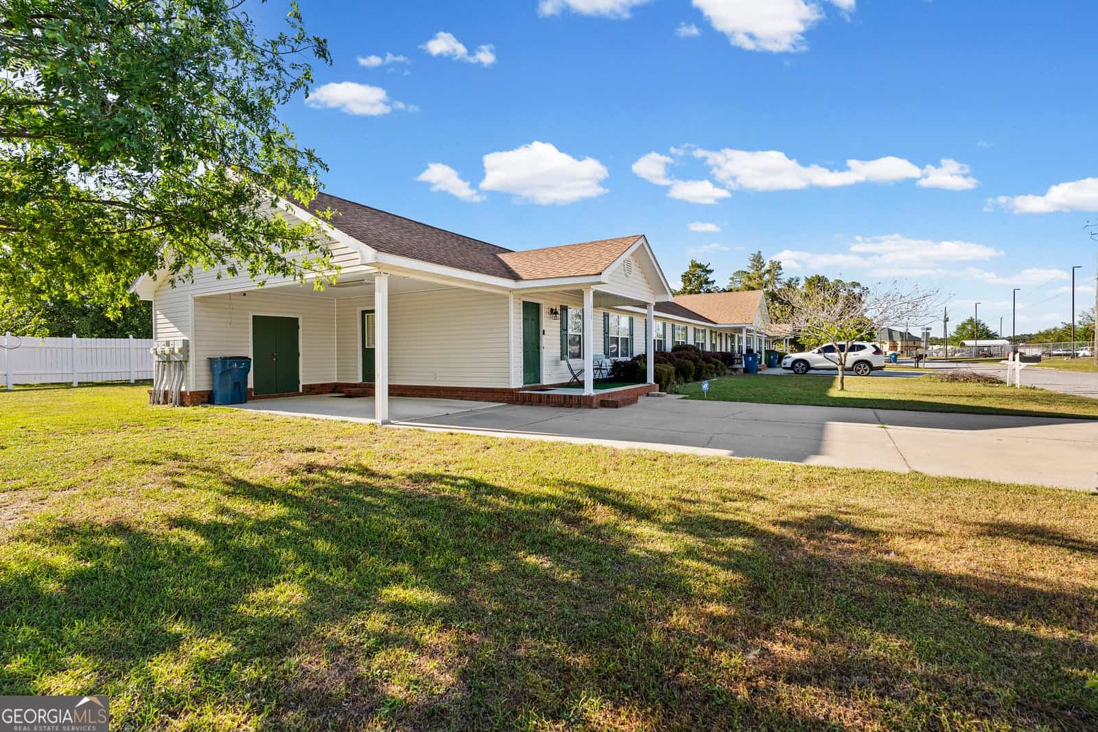 Listing photo 6