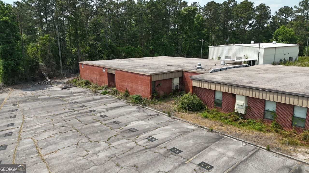 Listing photo 6