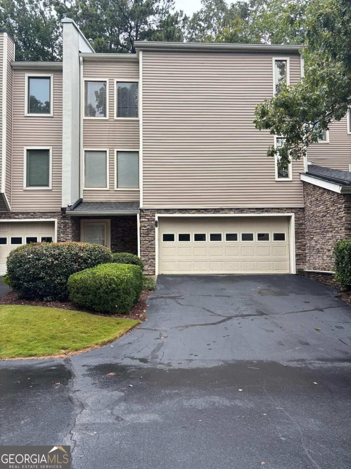 12 Basswood CIR, Sandy Springs, GA 30328