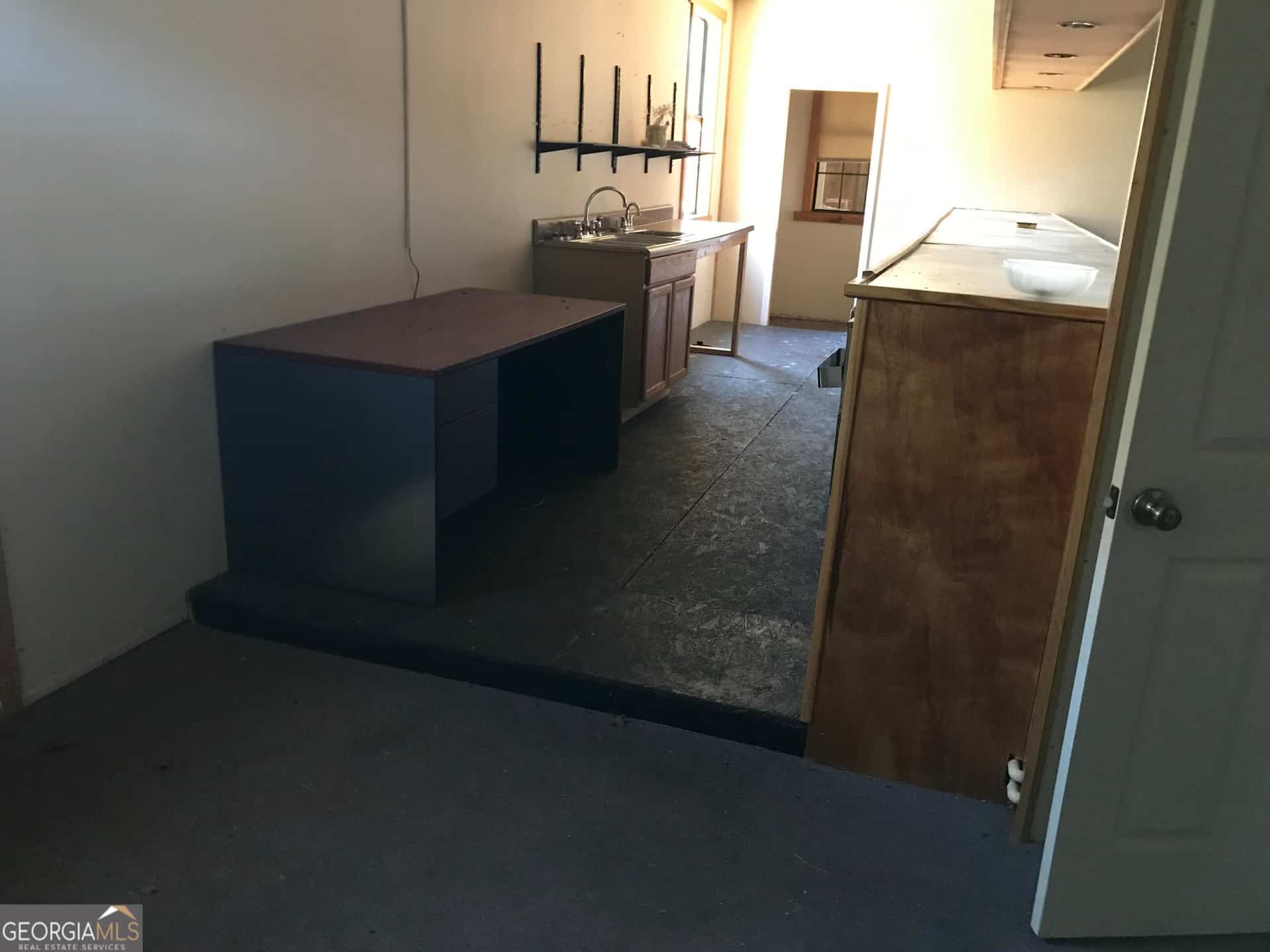 Listing photo 6