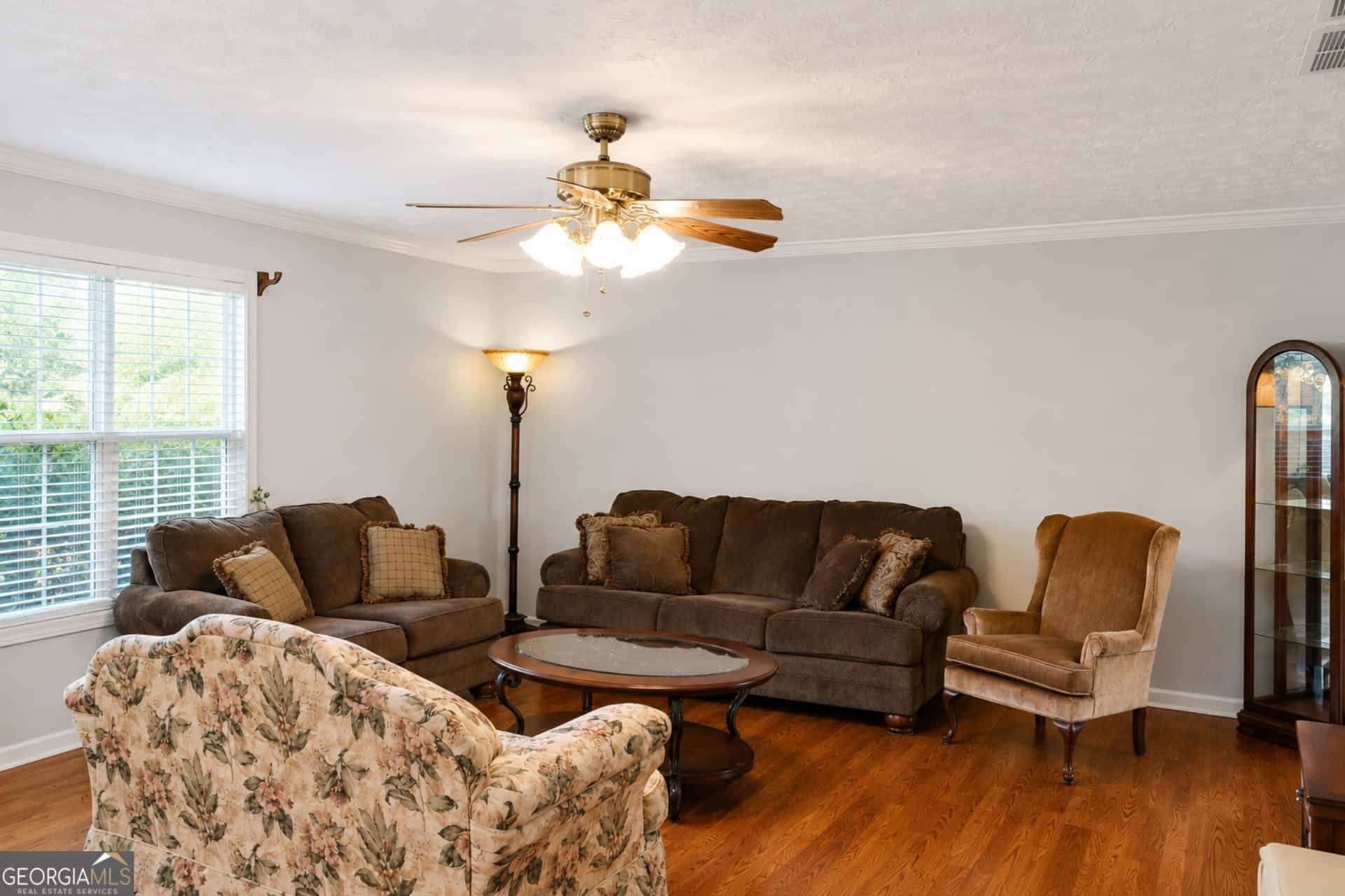 Listing photo 6