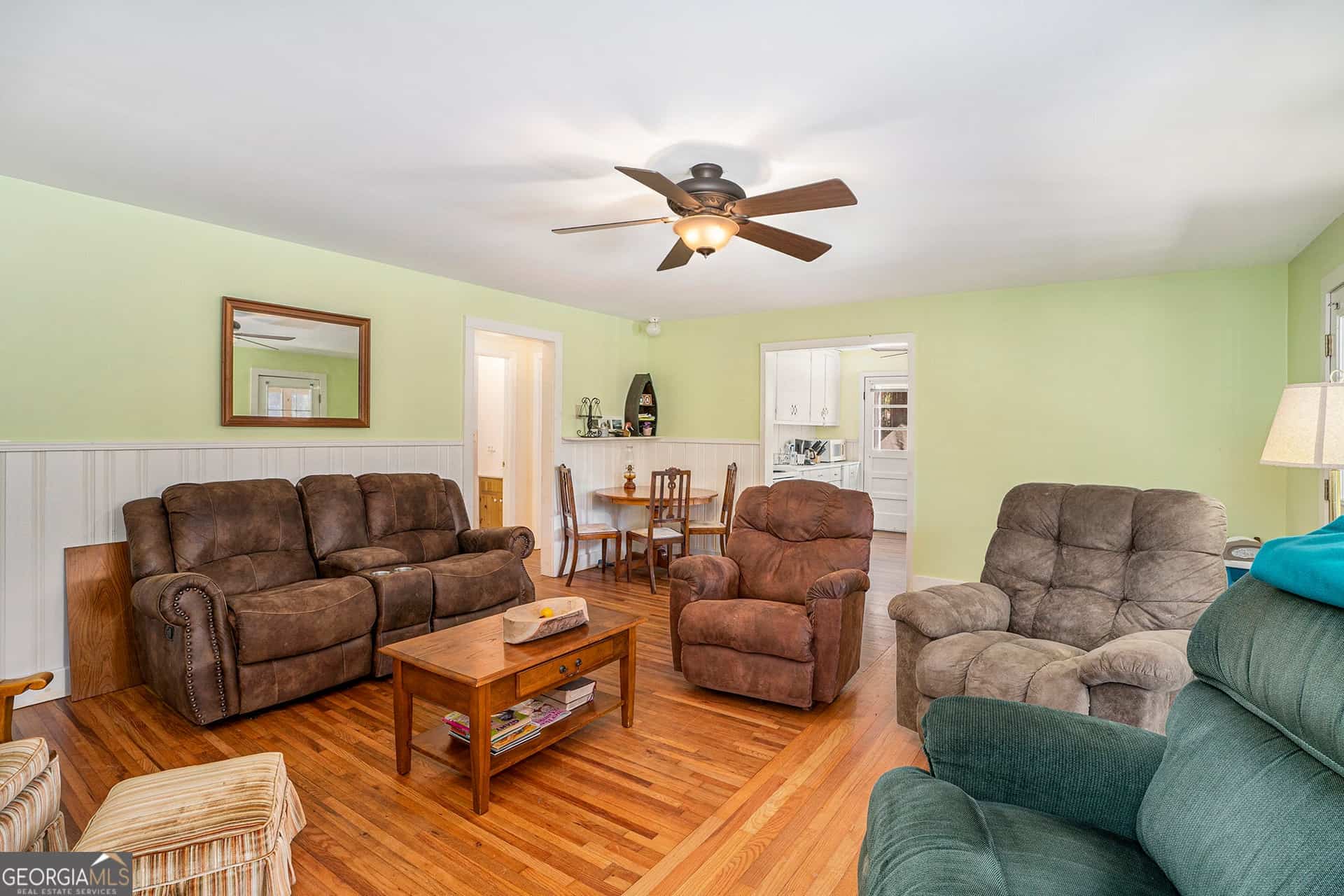 Listing photo 6