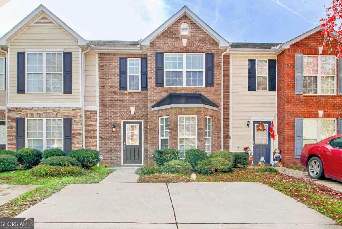 1915 Grove WAY, Hampton, GA 30228