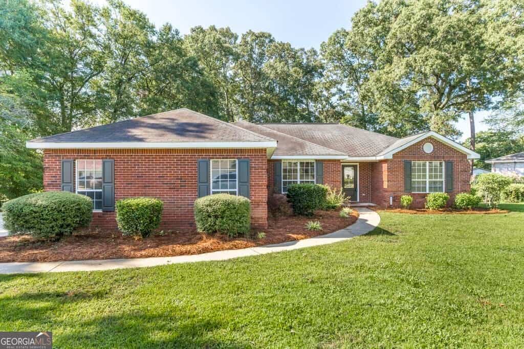 227 Crestwood CIR, Centerville, GA 31028