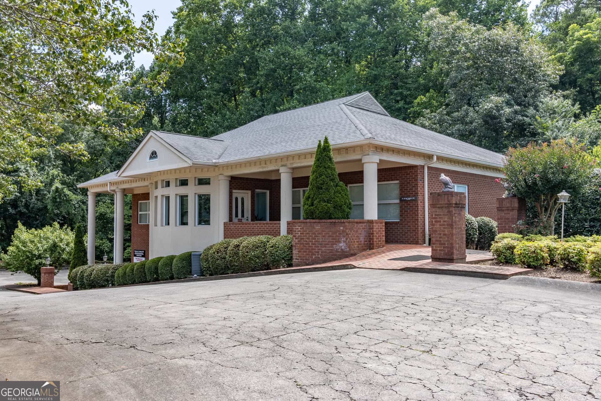 1421 Ross DR, Dalton, GA 30720