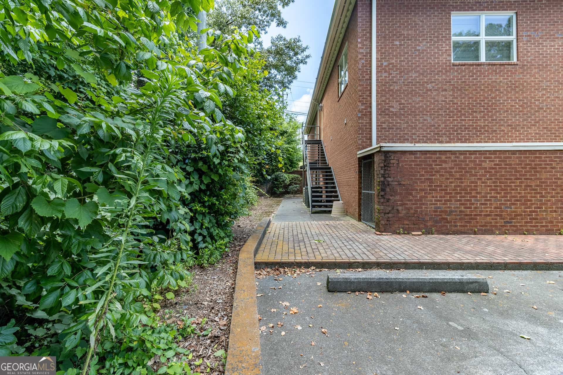 Listing photo 6