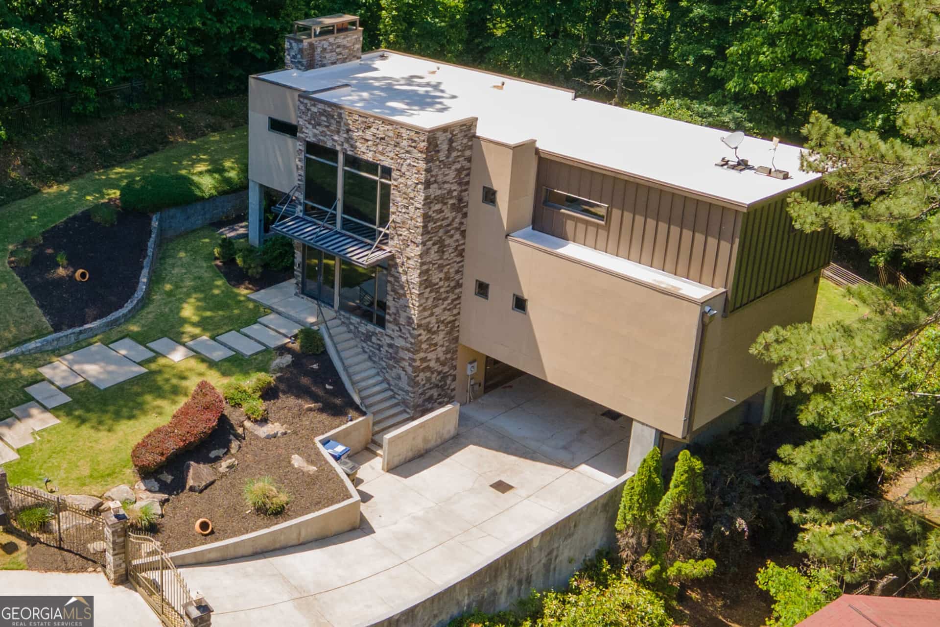 643 Larchmont CIR NW, Atlanta, GA 30318