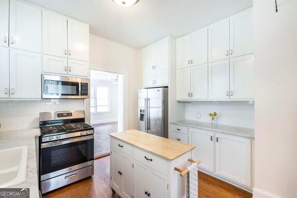 Listing photo 6