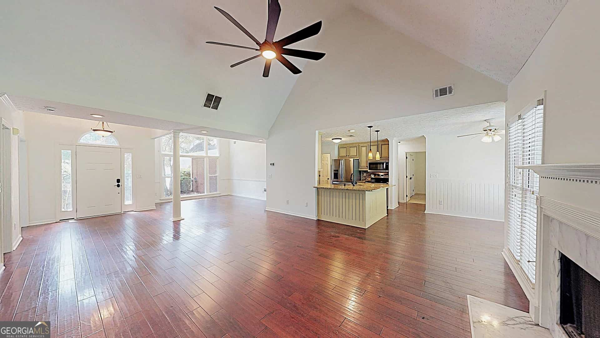 Listing photo 6