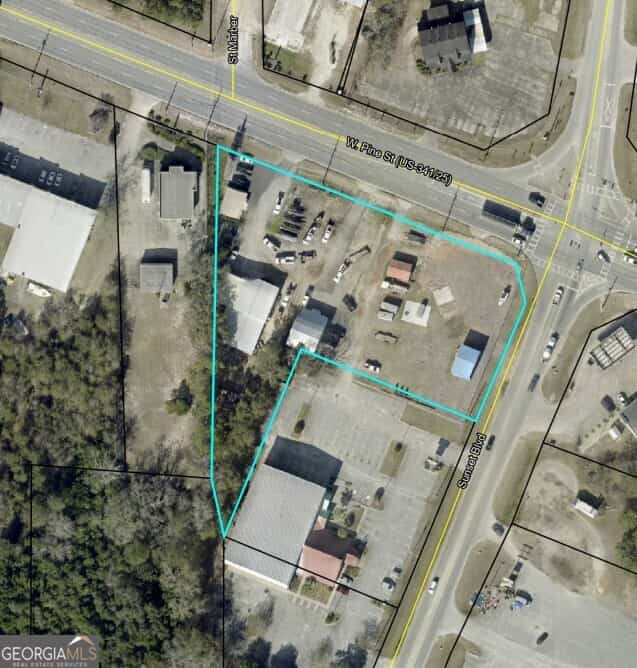 1563 W Cherry ST, Jesup, GA 31546