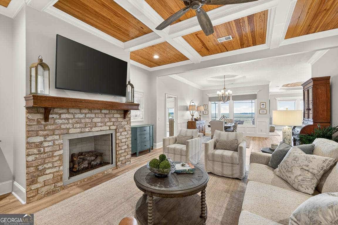 Listing photo 6