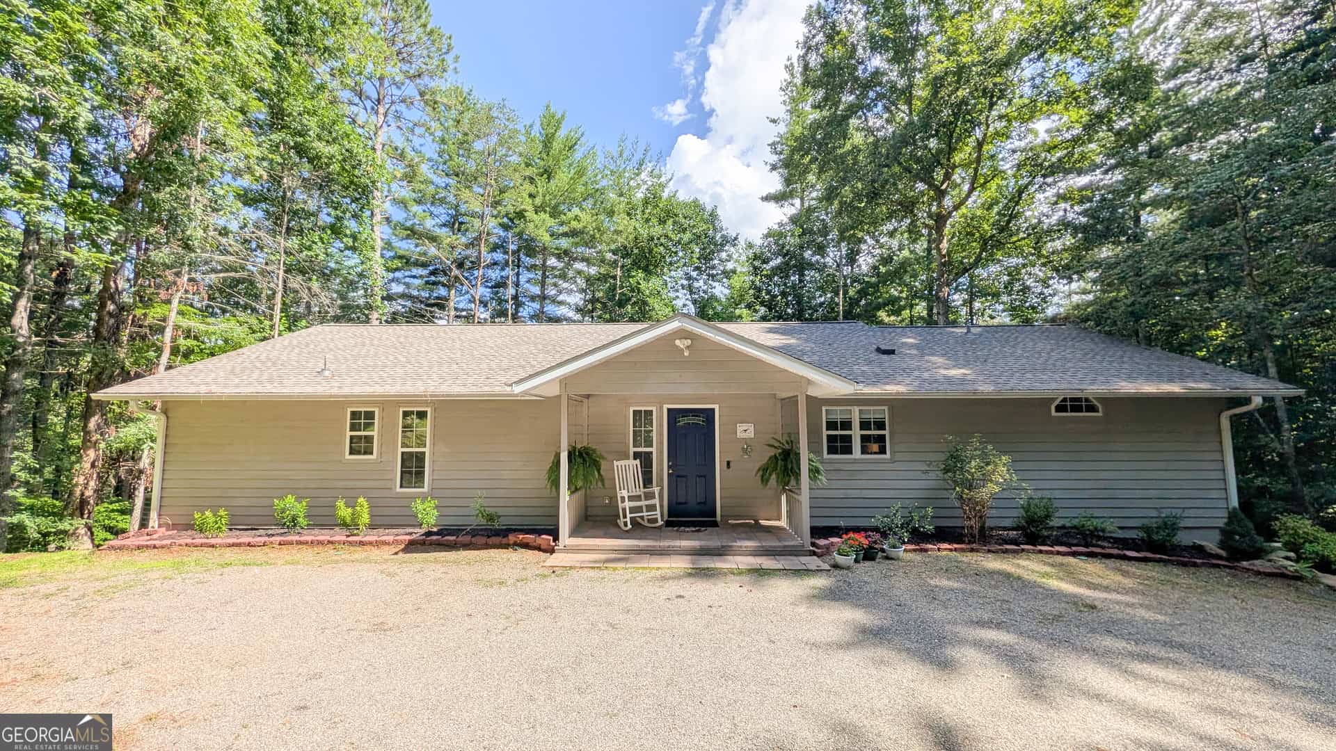 5302 Summer Wood LN, Young Harris, GA 30582