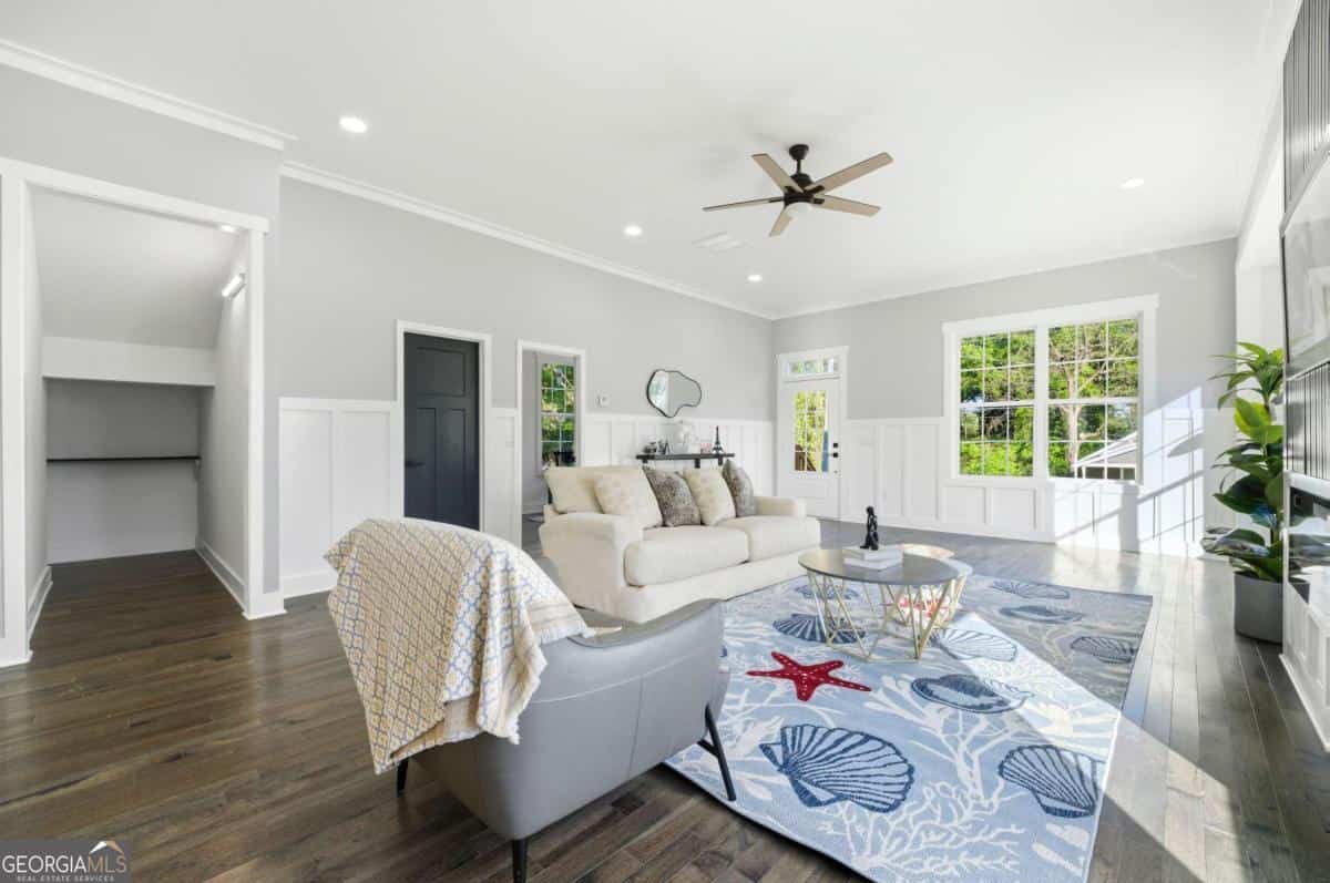 Listing photo 6