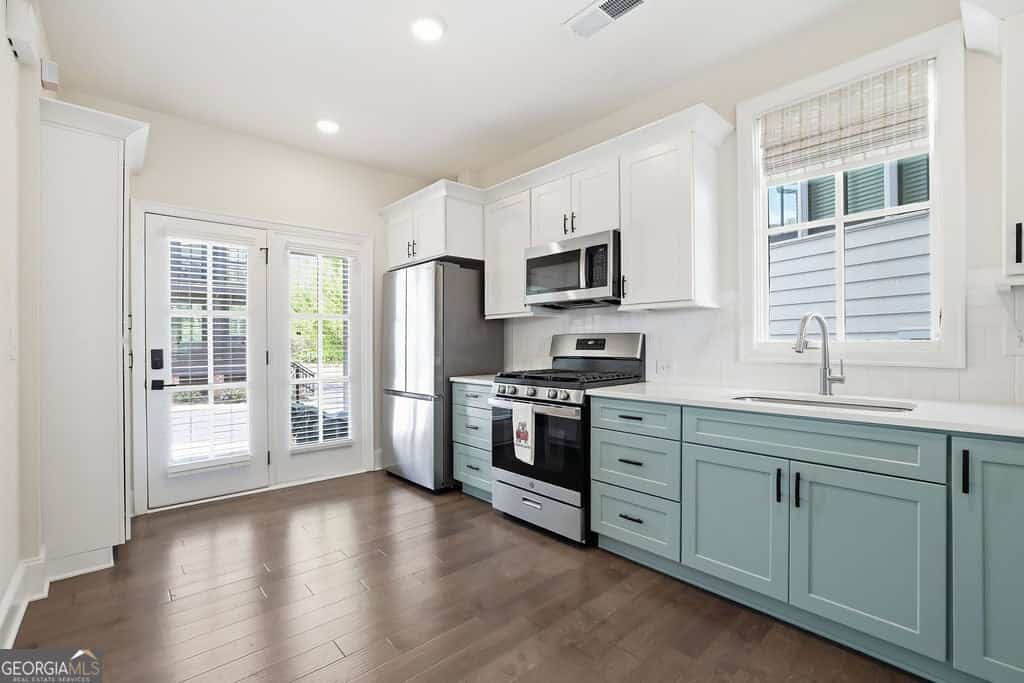 Listing photo 6