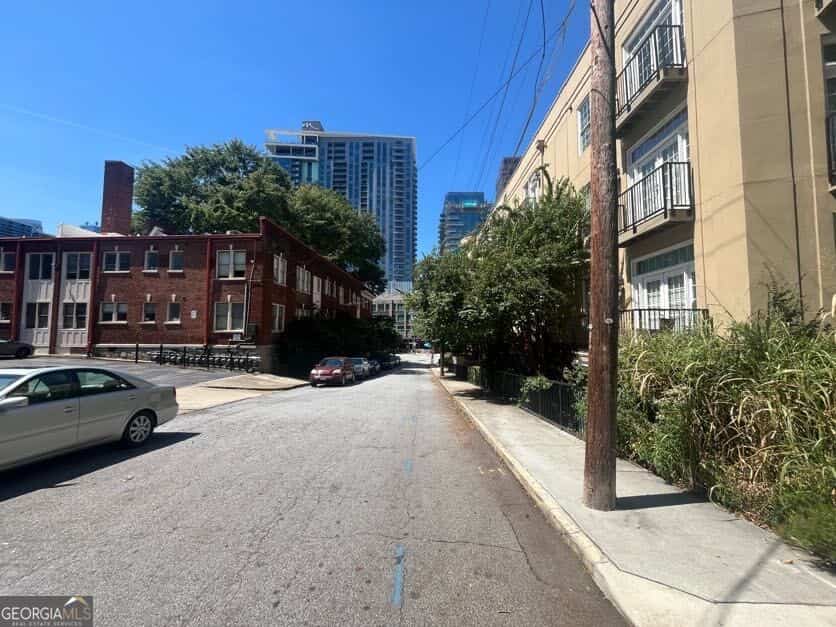 Listing photo 6