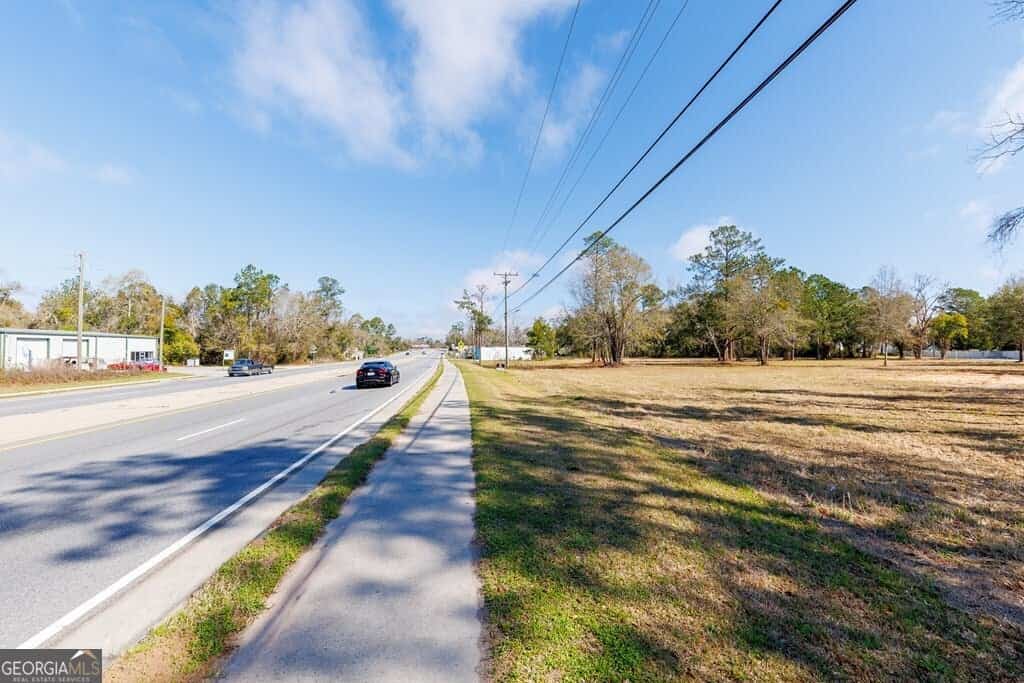 Listing photo 6