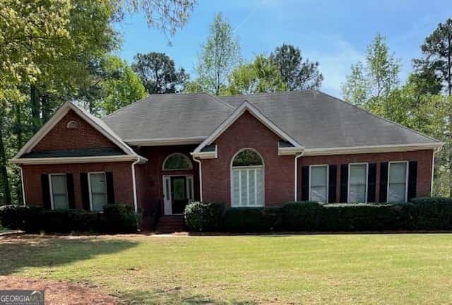 1316 Lake Forest LN, McDonough, GA 30253