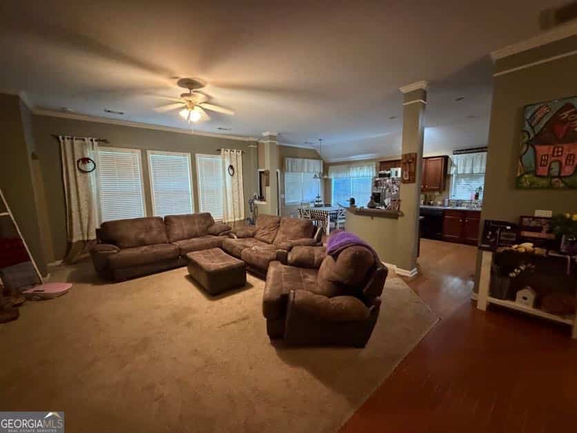 Listing photo 6