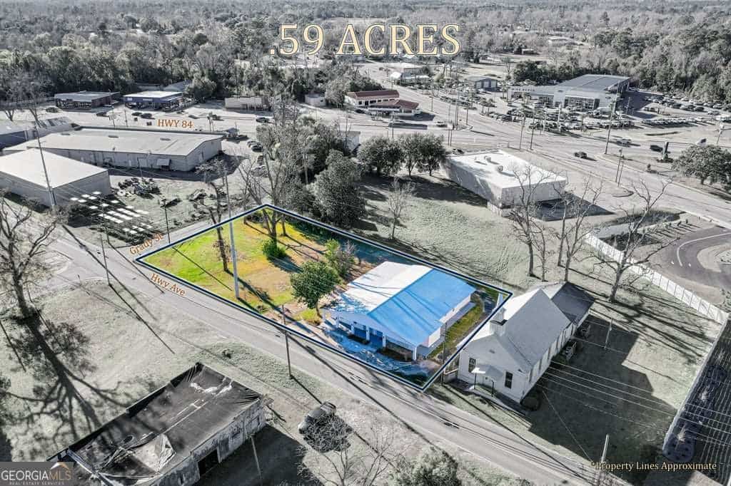 424 N HWY AVE, Blackshear, GA 31516